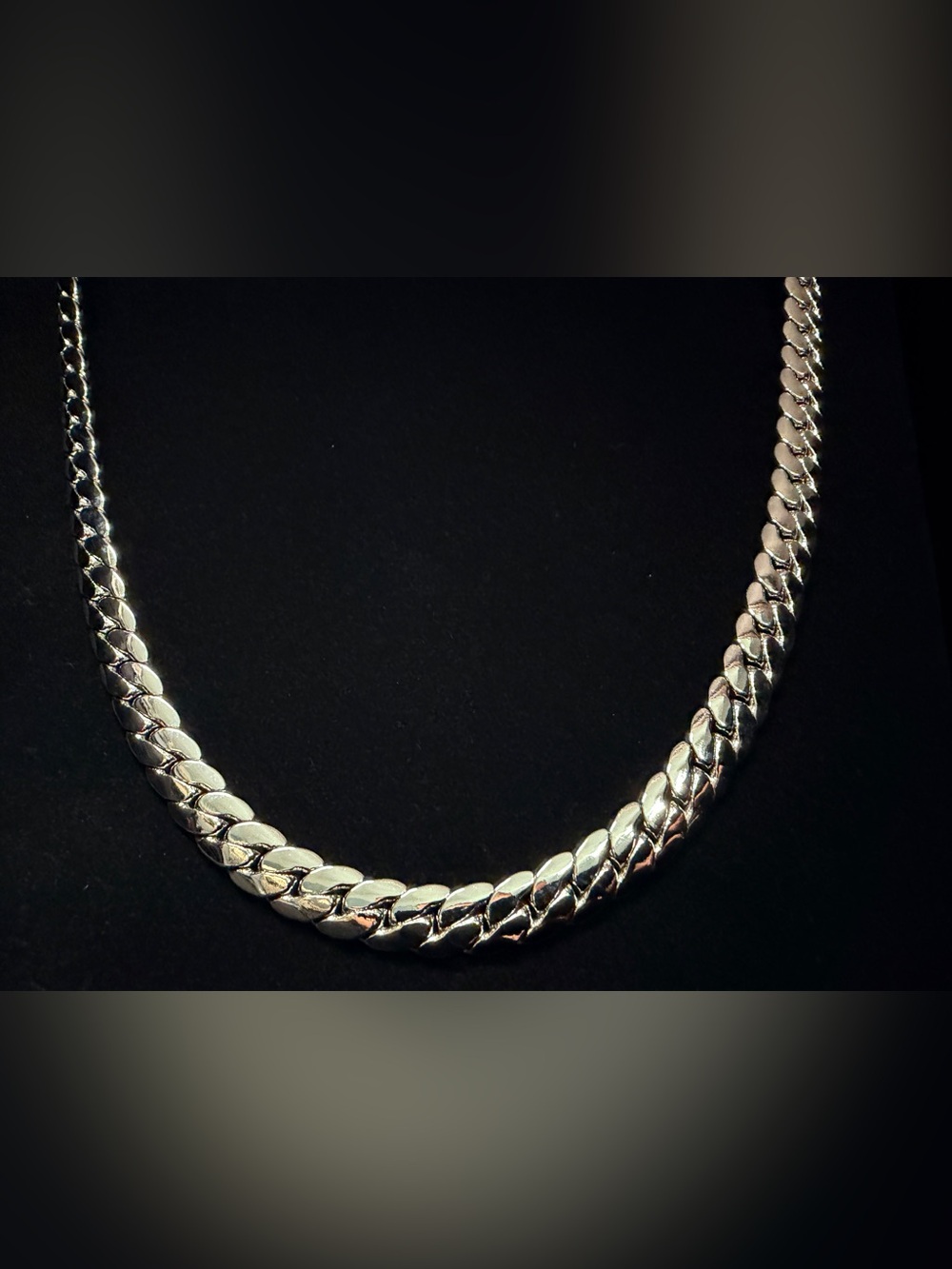 Miami Cuban 22in 9MM Italy 925 Stamped silver filled necklace w/box lock.